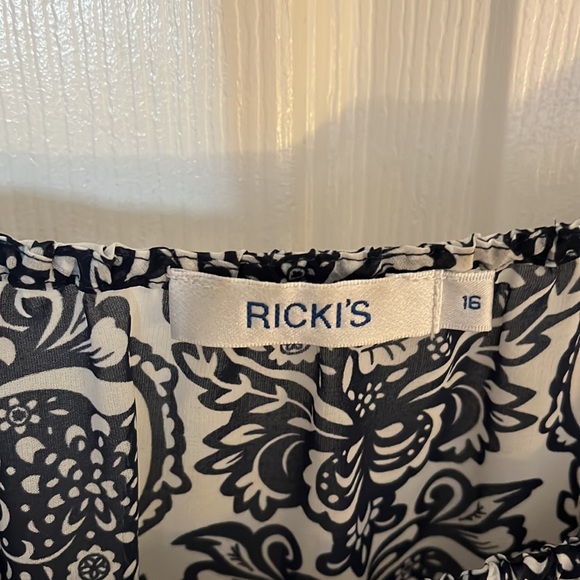 Ricki’s navy & off white long sleeve blouse - Picture 3 of 5